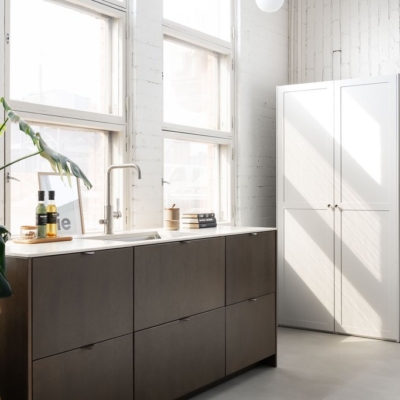 Viilukeittiö, Ovi Oak Veneer sävyssä Choco. Taso Durat