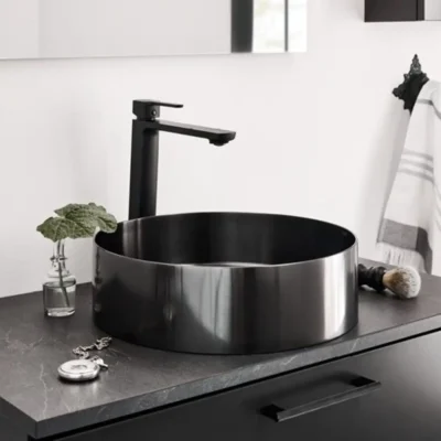 Noro Icon pesuallas, mustakromi