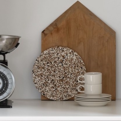 Aamisiaskaappi hylly